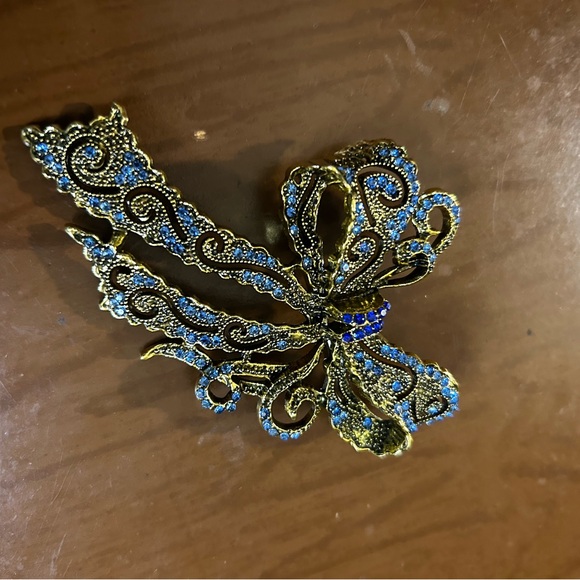 Elegant Gold and Blue Bow Brooch - Picture 3 of 11